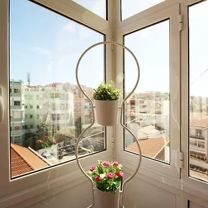 Apartment Poppy House In Anjos, Lisbon
